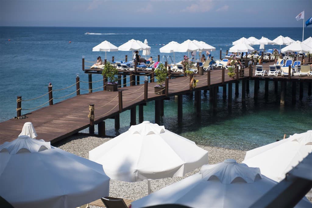 Akra Kemer