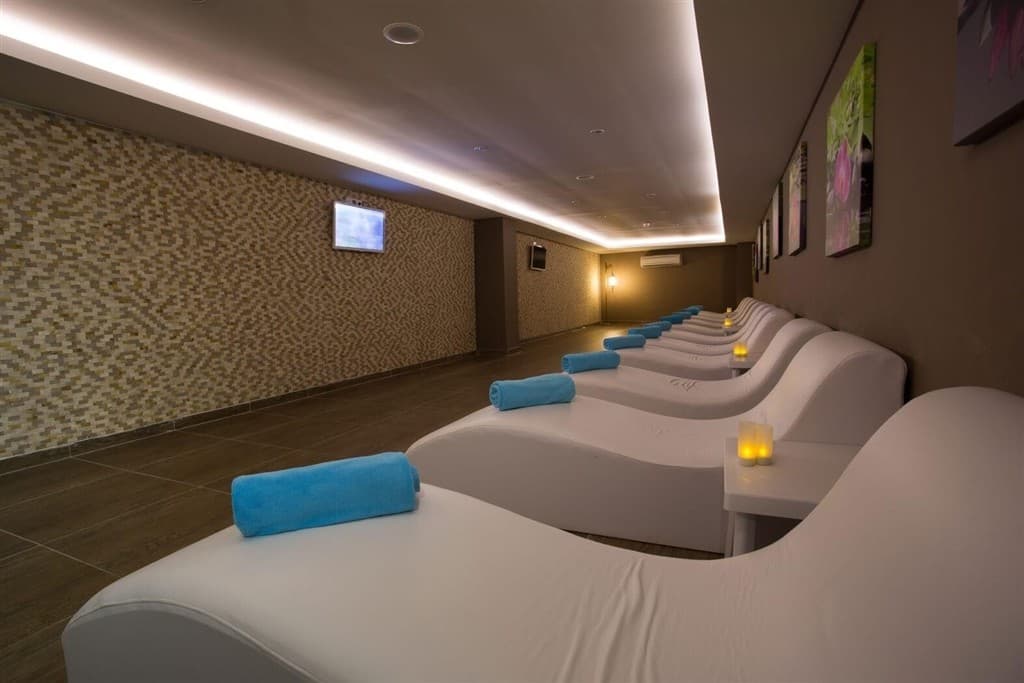 Water Side Resort & Spa
