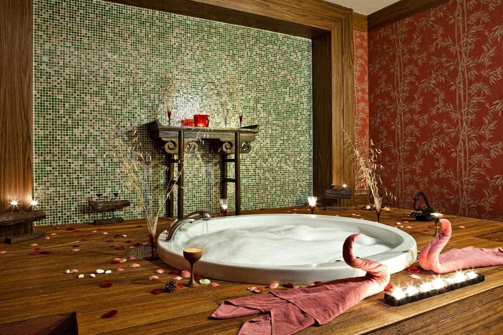 Crystal Family Resort
