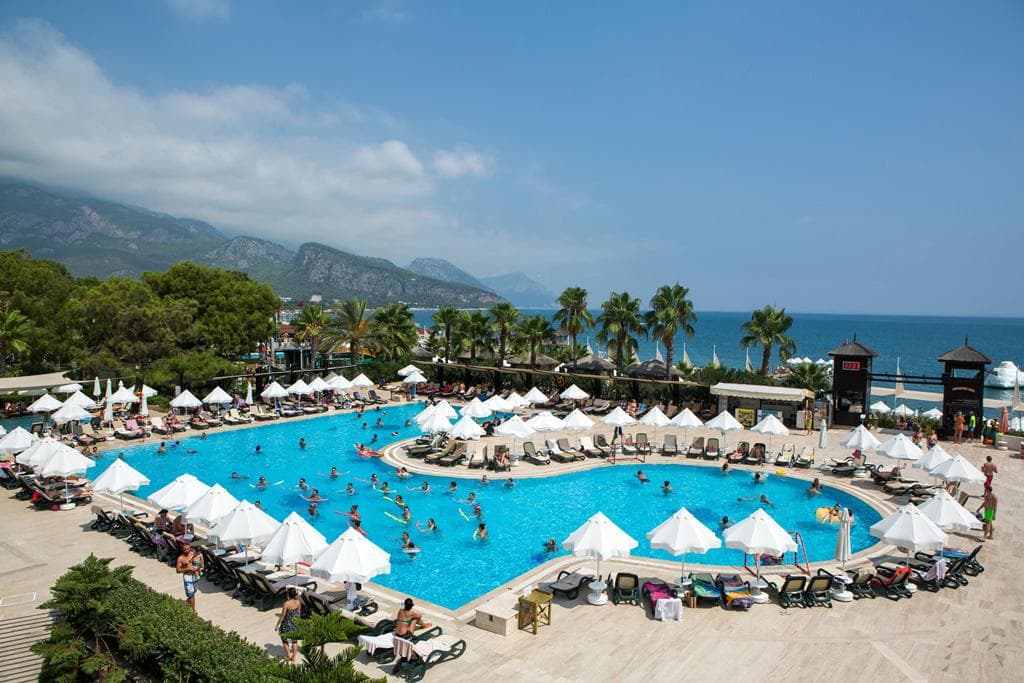 Crystal Flora Beach Resort