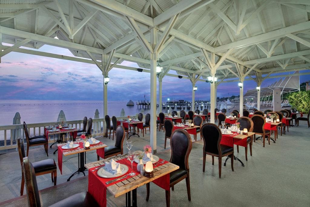 Crystal Flora Beach Resort