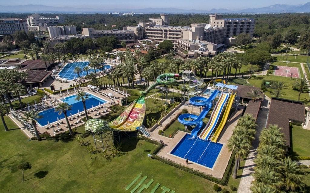 Crystal Tat Beach & Golf Resort