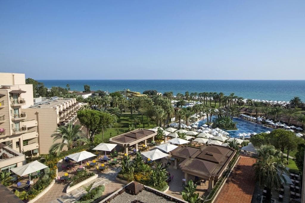 Crystal Tat Beach & Golf Resort