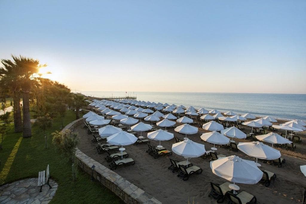 Crystal Tat Beach & Golf Resort