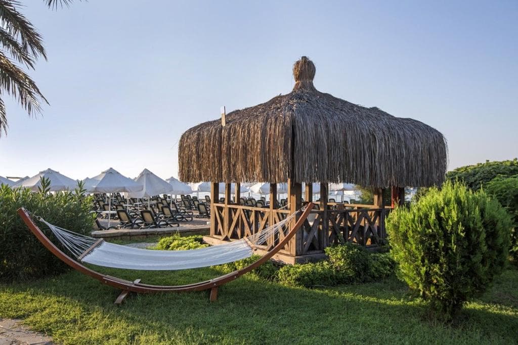 Crystal Tat Beach & Golf Resort