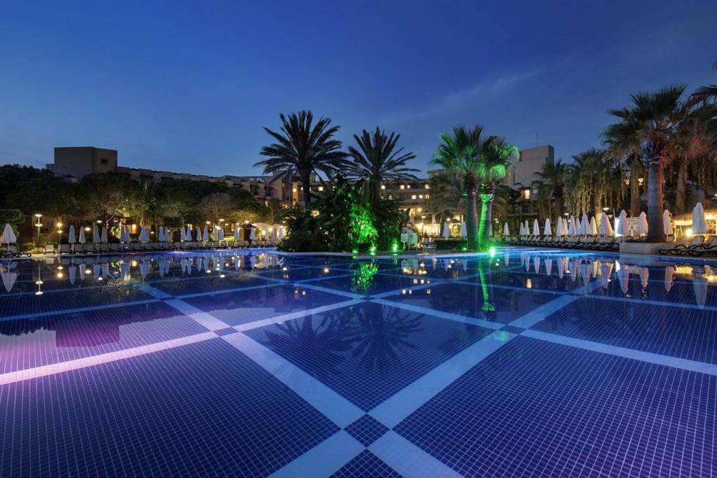Crystal Tat Beach & Golf Resort