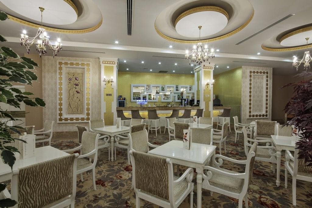 Crystal Tat Beach & Golf Resort