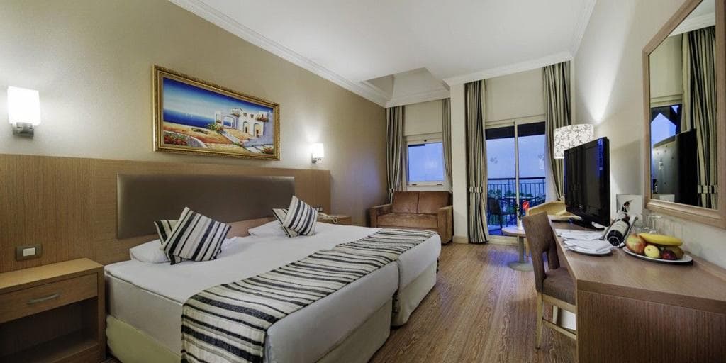 Crystal Tat Beach & Golf Resort