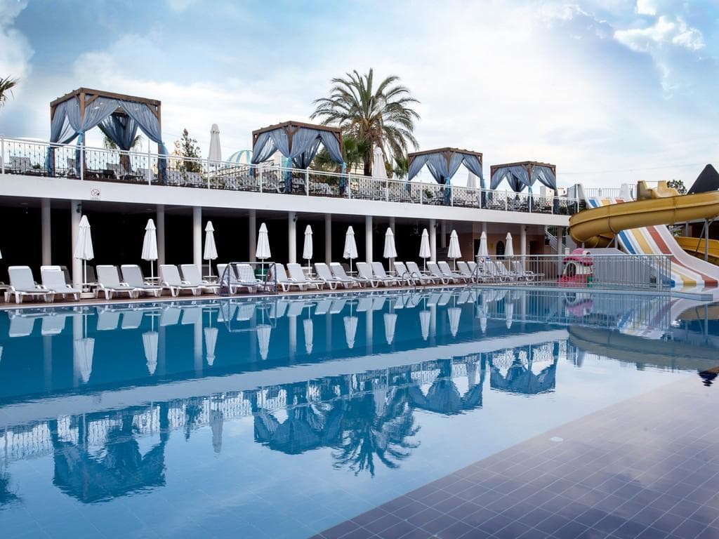 Dream World Resort & Spa