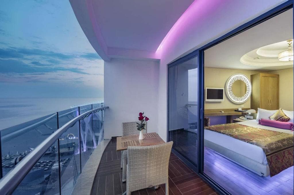 Granada Luxury Okurcalar