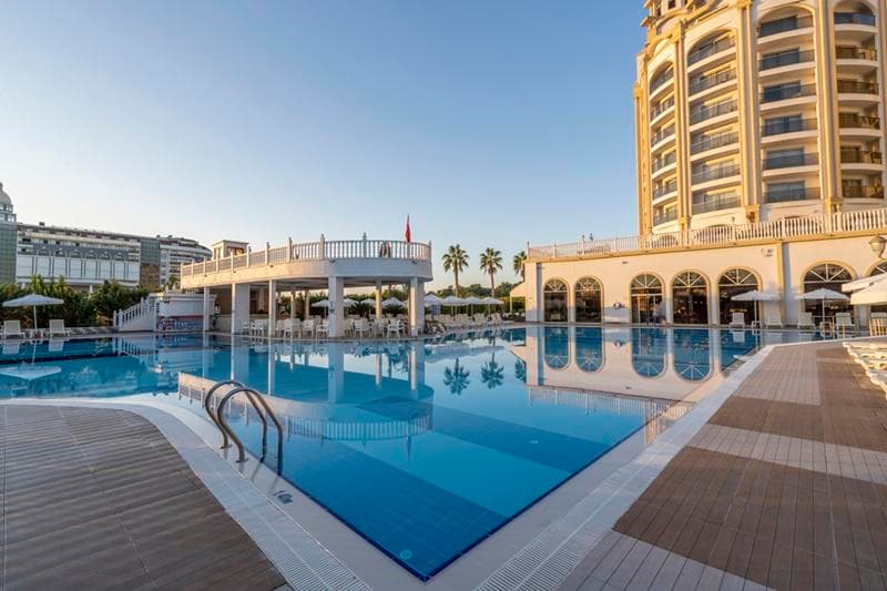 J'adore Deluxe Hotel & Spa
