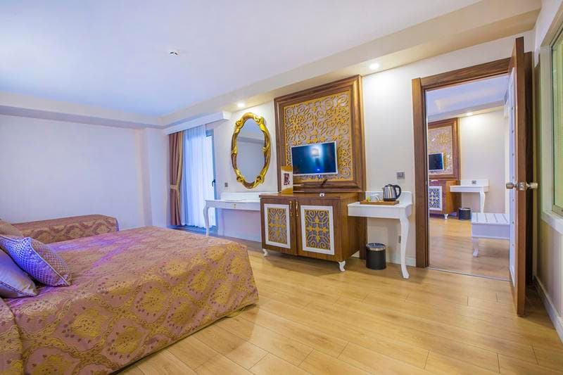 J'adore Deluxe Hotel & Spa