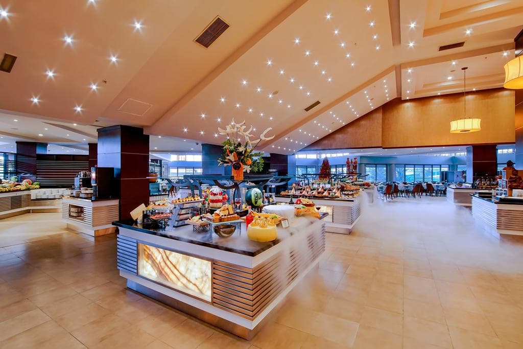 Limak Lara De Luxe Hotel & Resort