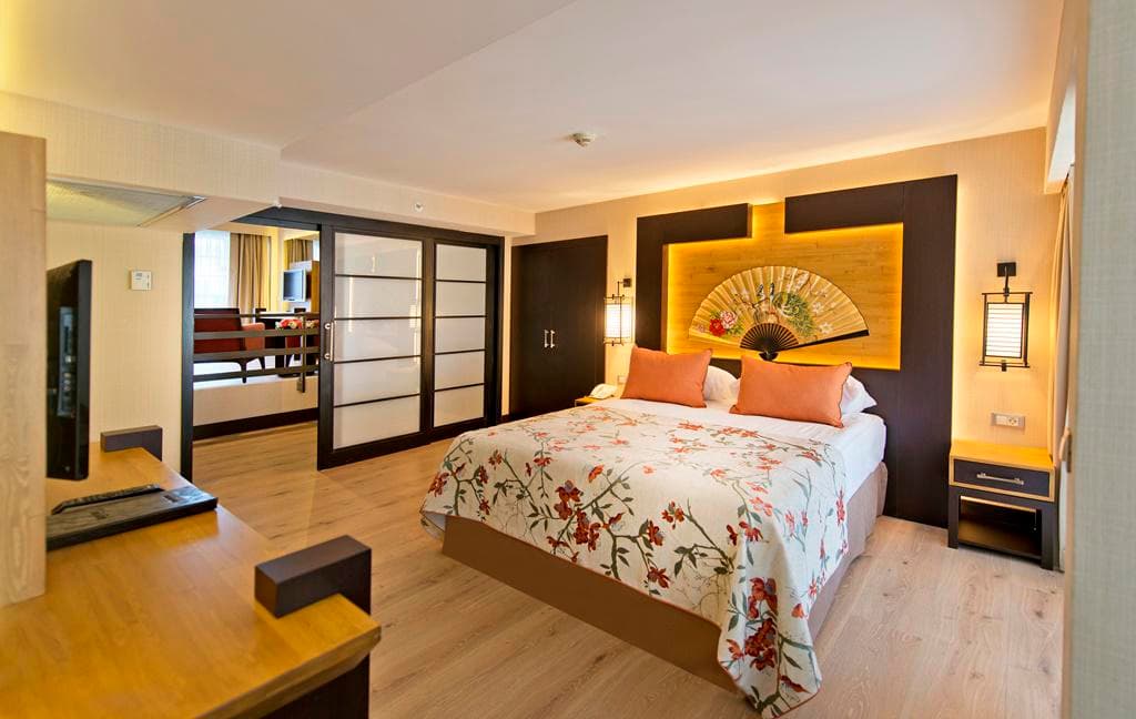 Limak Lara De Luxe Hotel & Resort