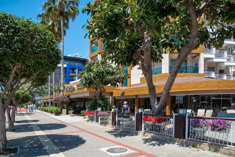 Riviera Hotel & Spa