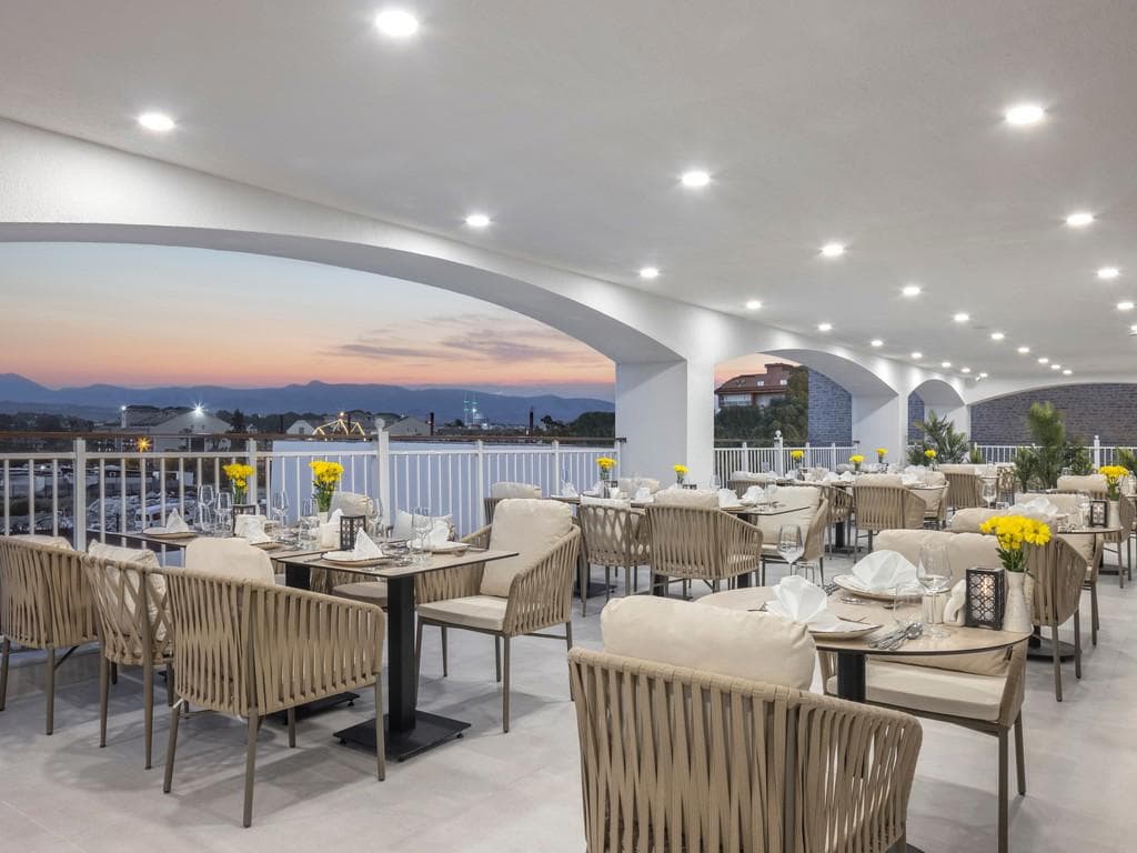 Arcanus Hotels Trendline Side