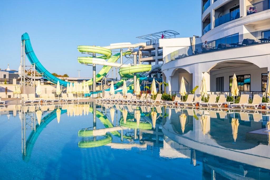 Side Moon Palace