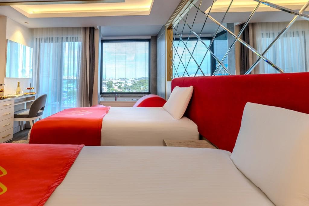 Granada Luxury Red
