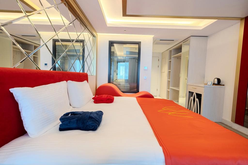 Granada Luxury Red