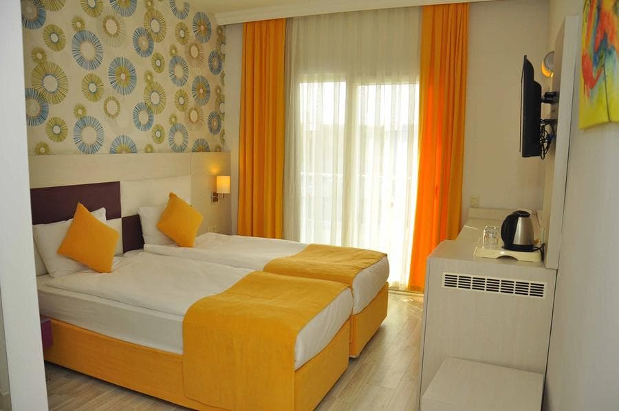 Ramada Resort Side