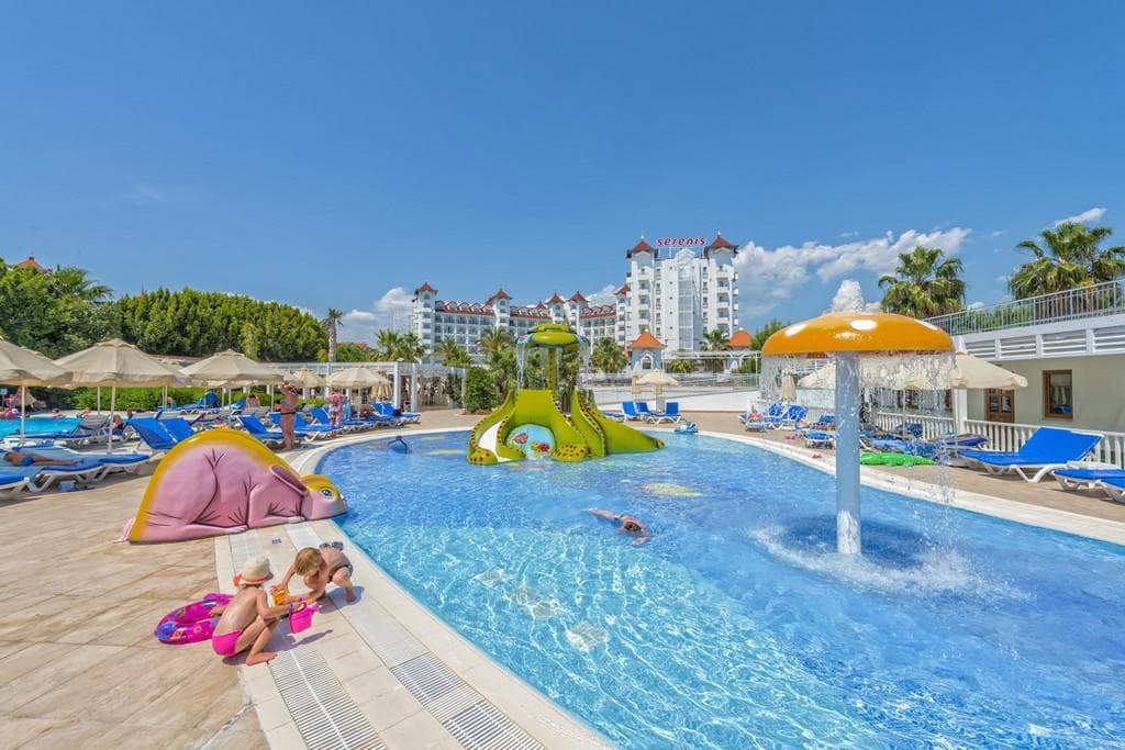 Serenis Hotel