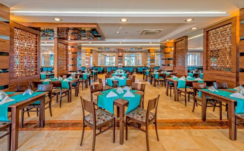 Serenis Hotel