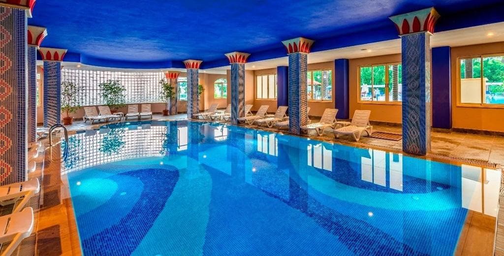 Serenis Hotel