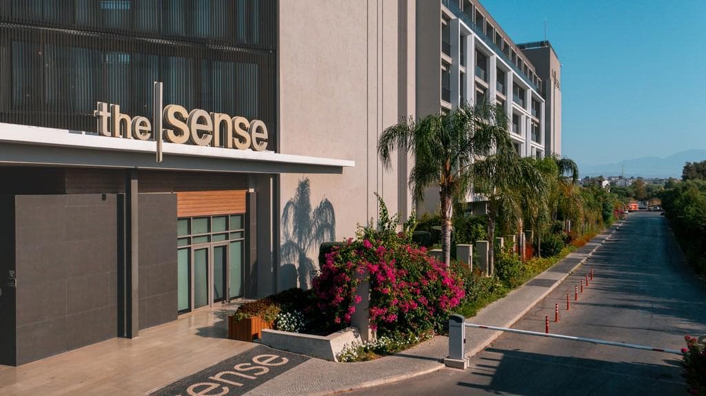 The Sense De Luxe