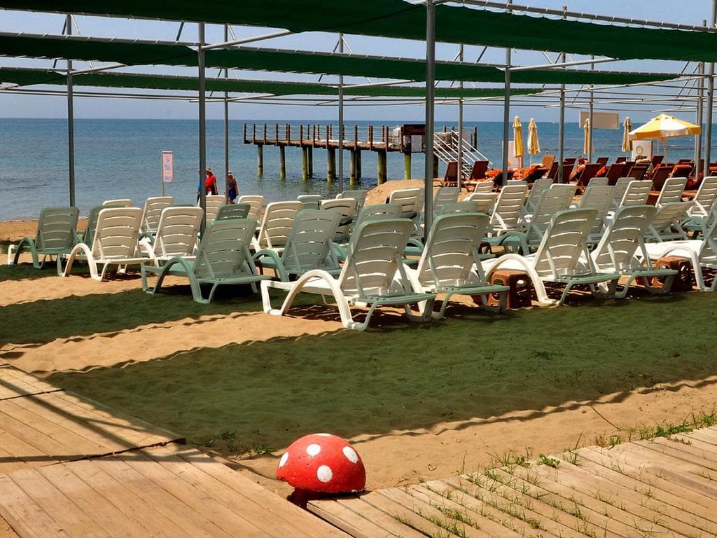 Lavitas Hotel