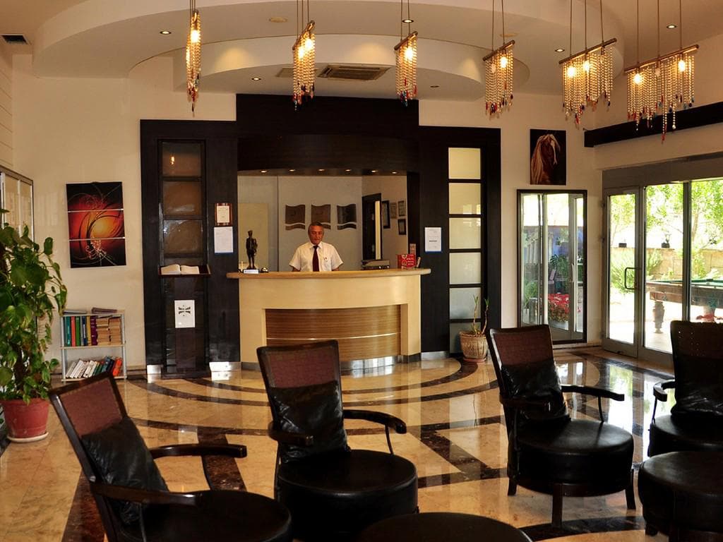 Lavitas Hotel