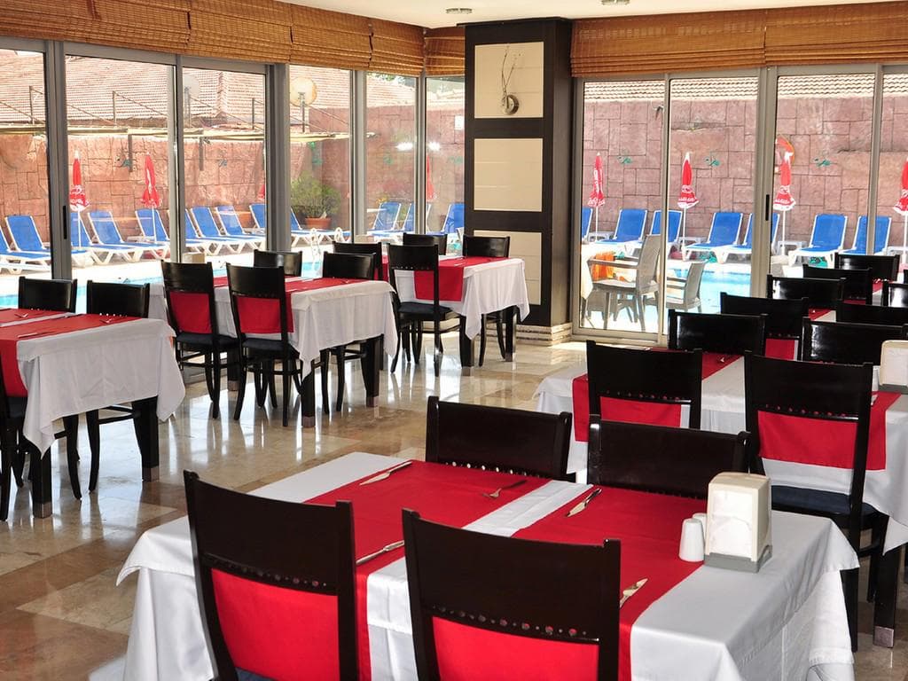Lavitas Hotel