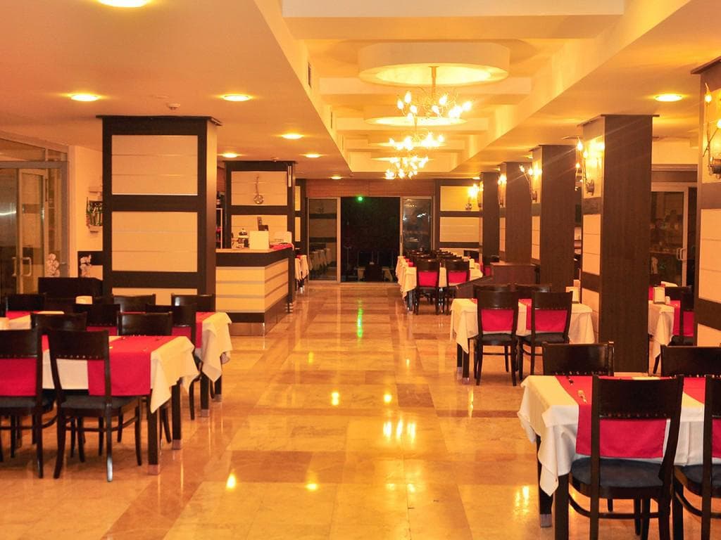 Lavitas Hotel