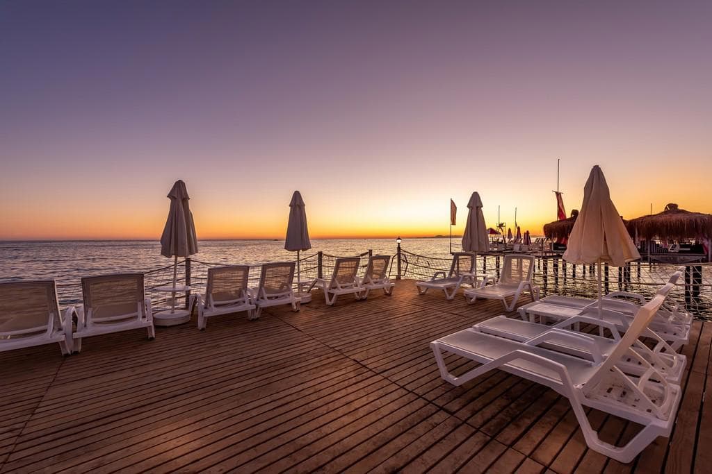 White City Beach Hotel