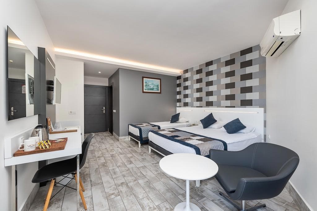 White City Beach Hotel
