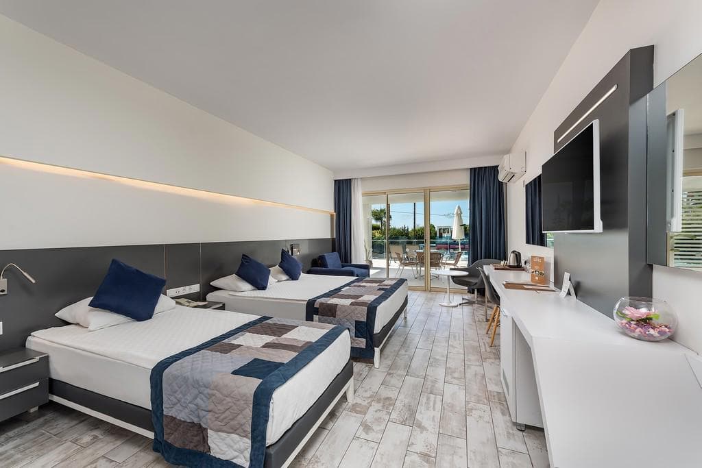 White City Beach Hotel
