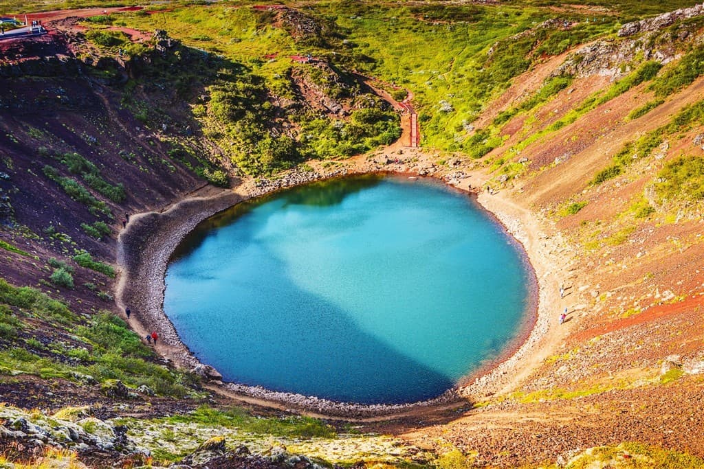 sland pri západe slnka