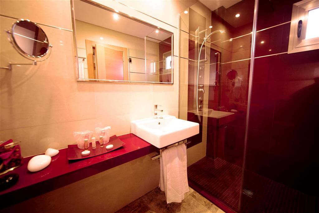 hotel MLL Mediterranean Bay - kúpeľňa - letecký zájazd od  - Malorka, El Arenal