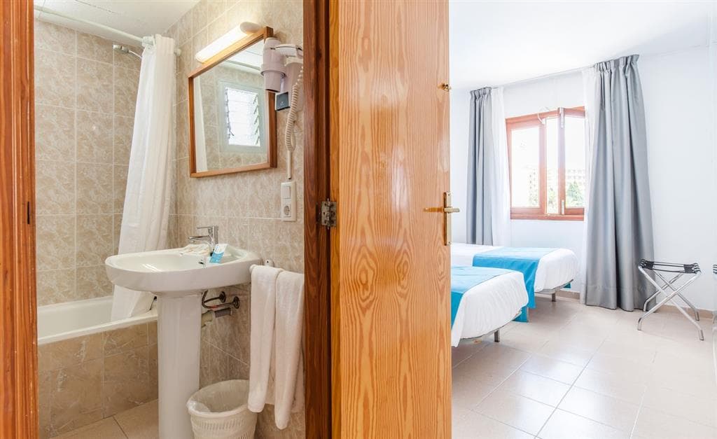 BlueSea Grand Playa - kúpeľňa apartmány - letecký zájazd od  - Malorka, Sa Coma