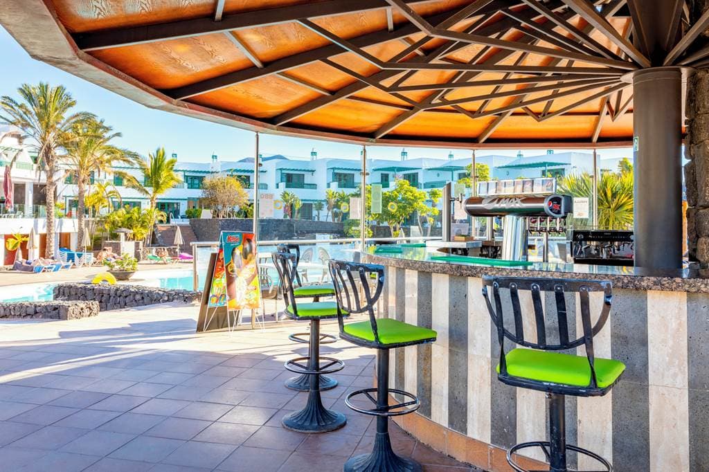 Caybeach Sun - bar - letecký zájazd  - Lanzarote, Playa Blanca