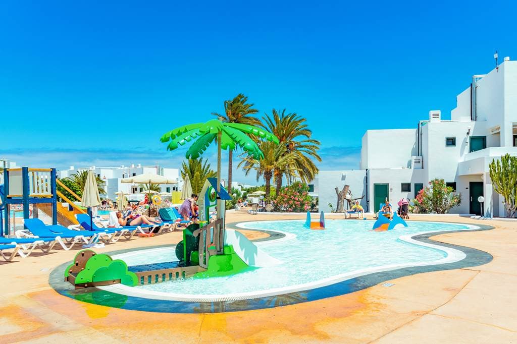 Bluebay Lanzarote - detský bazén - letecký zájazd od  - Lanzarote, Costa Teguise
