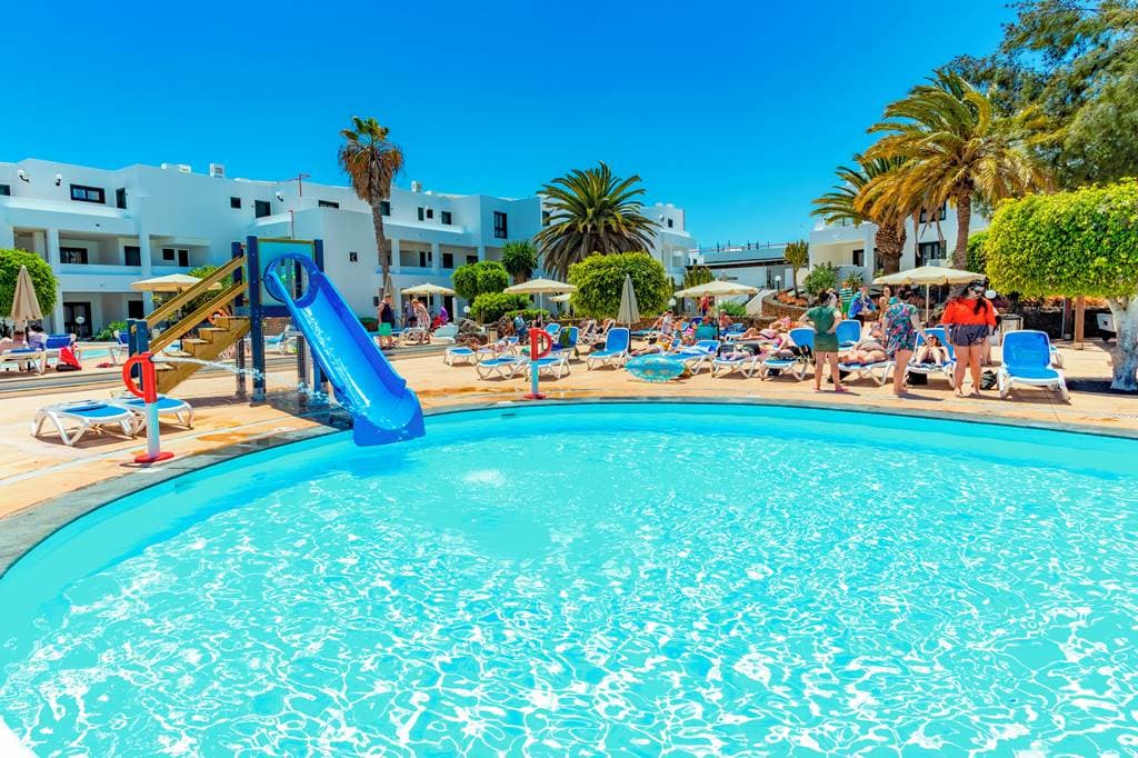 Bluebay Lanzarote - bazén - letecký zájazd od  - Lanzarote, Costa Teguise