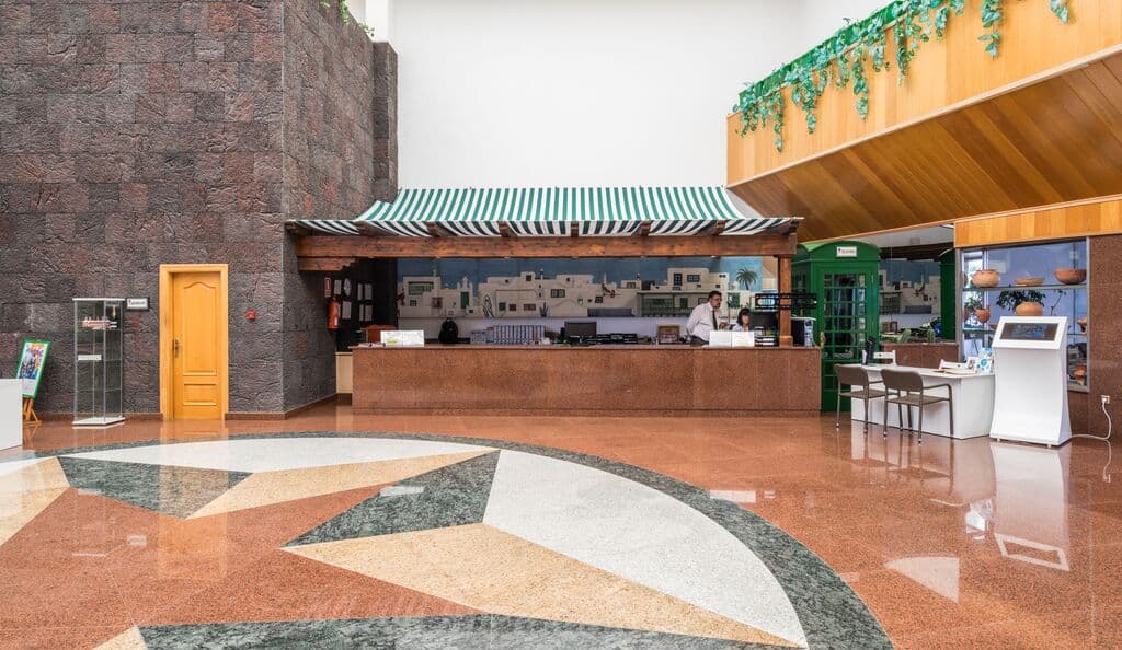 Blue Sea Costa Bastian - recepcia - letecký zájazd  - Lanzarote, Costa Teguise