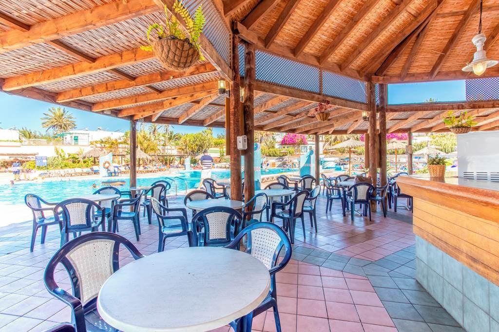 HL Club Playa Blanca - terasa - letecký zájazd  - Lanzarote, Playa Blanca
