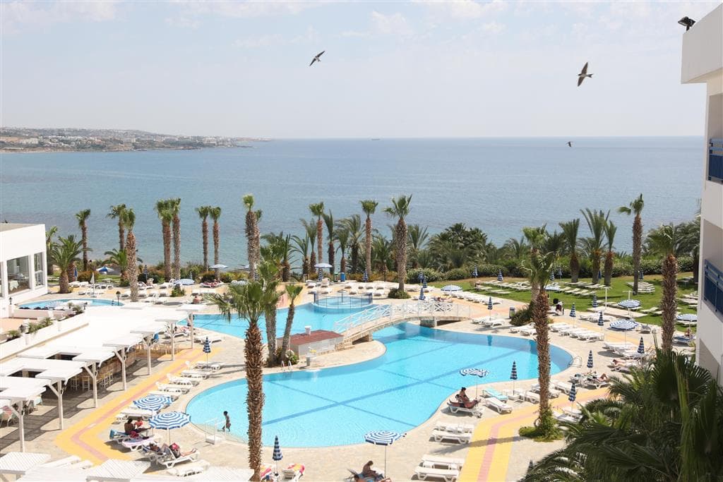 Ascos Coral Beach - bazén - letecký zájazd  - Cyprus, Coral Bay