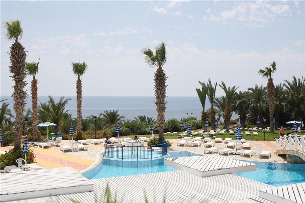 Ascos Coral Beach - bazén - letecký zájazd  - Cyprus, Coral Bay