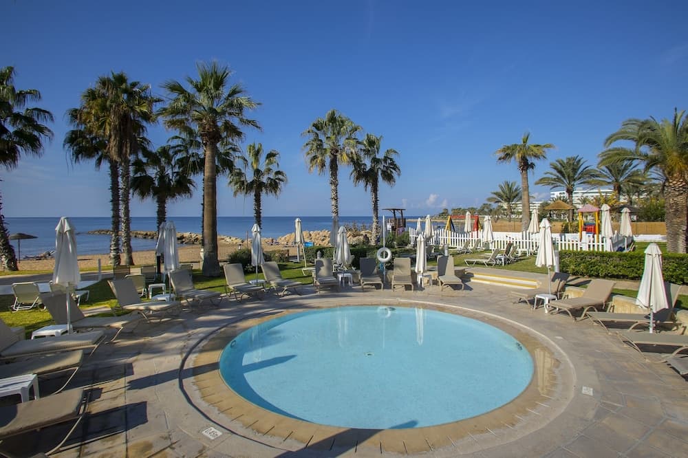 Louis Ledra Beach - bazén - letecký zájazd  - Cyprus, Paphos
