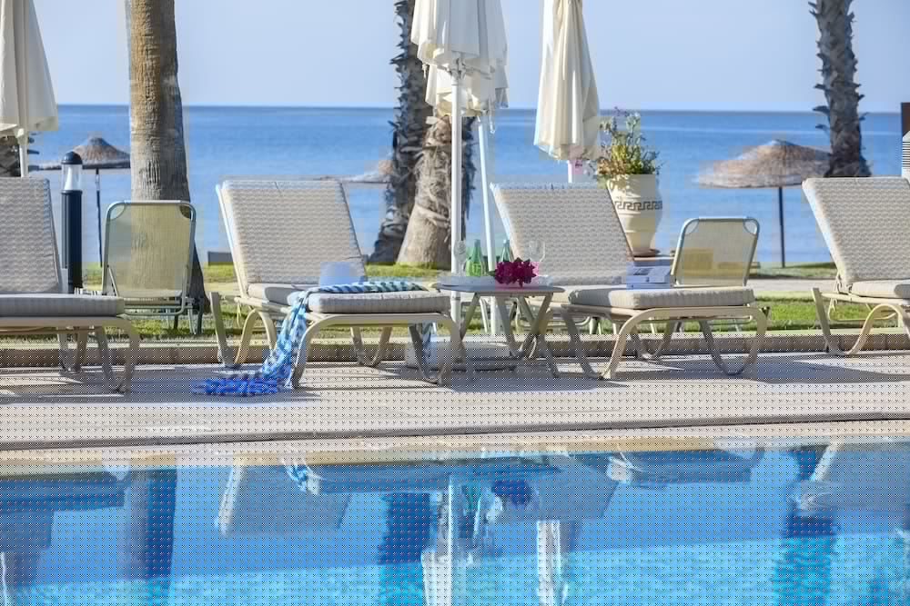 Louis Ledra Beach - bazén - letecký zájazd  - Cyprus, Paphos