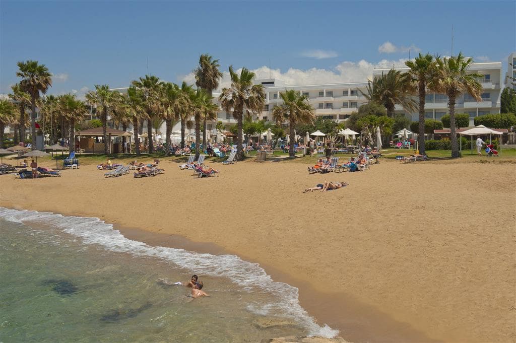 Louis Ledra Beach - pláž - letecký zájazd  - Cyprus, Paphos