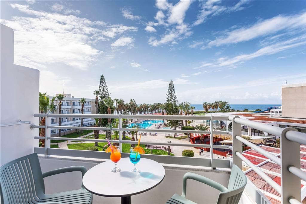 Louis Phaeton Beach - izba - letecký zájazd  - Cyprus, Paphos