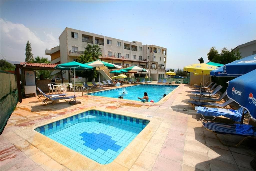 Patsas Apartments - bazén - letecký zájazd  - Cyprus, Coral Bay